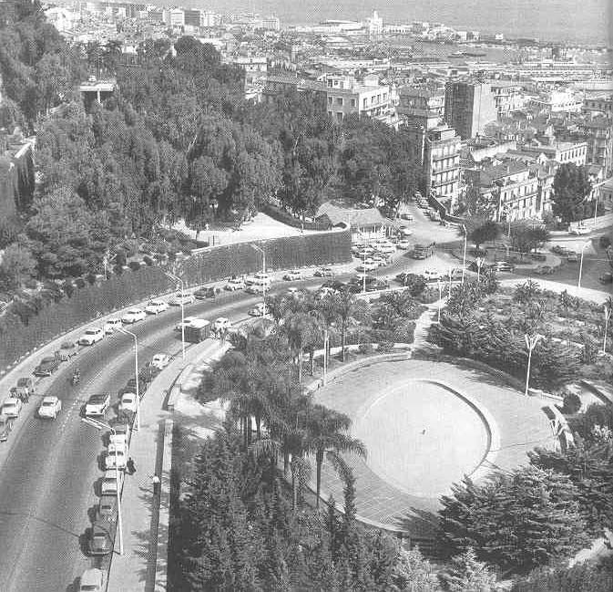 Dbut du boulevard du Tlemly contournant le square au-dessus du Forum en 1952 