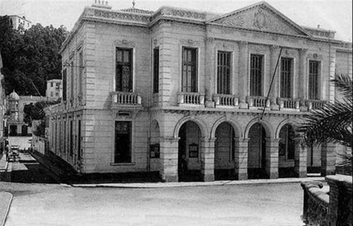 Bougie Hôtel de Ville  