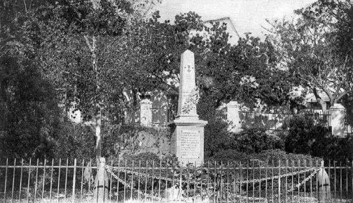 Dly-Ibrahim le monument aux morts